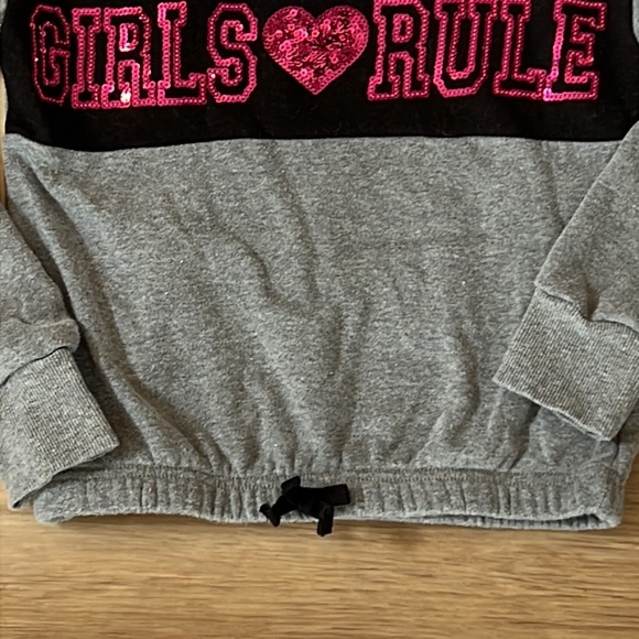 Sweatshirt. Size 7 - Picture 3 of 4